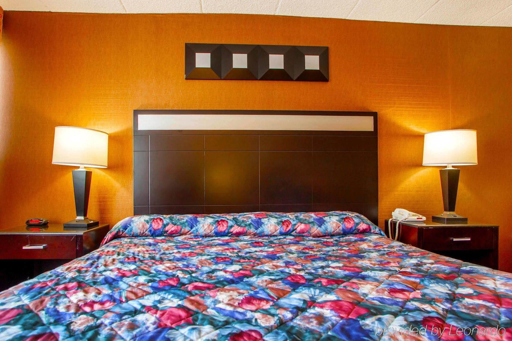 Rodeway Inn Meadowlands Секокус Экстерьер фото